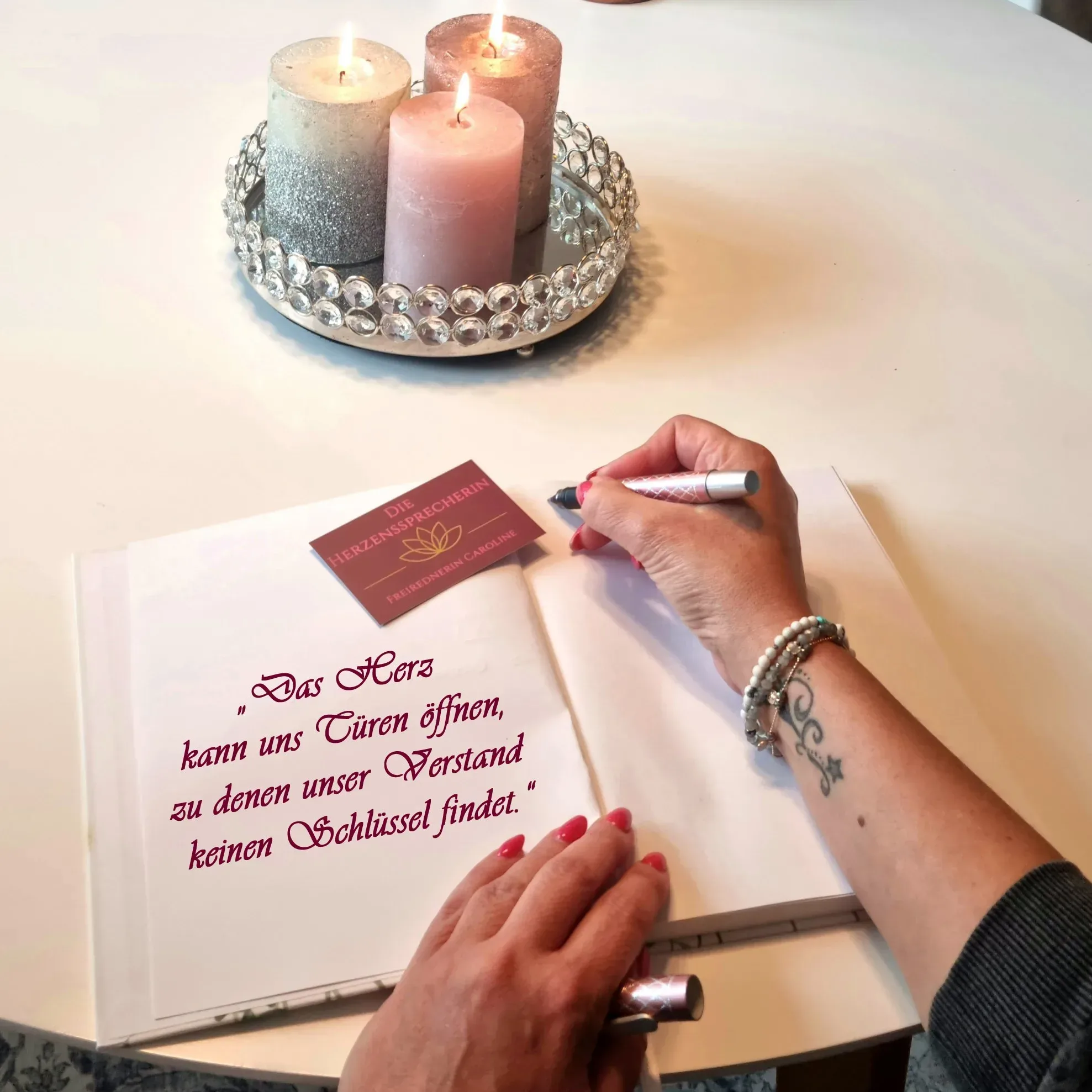 Zeremonie zur Erneuerung des Eheversprechens oder ein Schwellenfest im Landkreis Traunstein mit individuellen Ritualen.