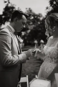 Die Herzenssprecherin - Freirednerin Caroline, Freie Trauungen, Hochzeit, Liebe